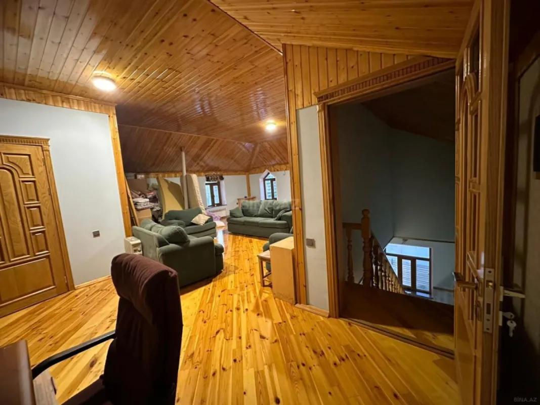 Satılır 6 otaqlı həyət evi 350 m²