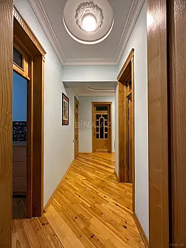 Satılır 6 otaqlı həyət evi 350 m²