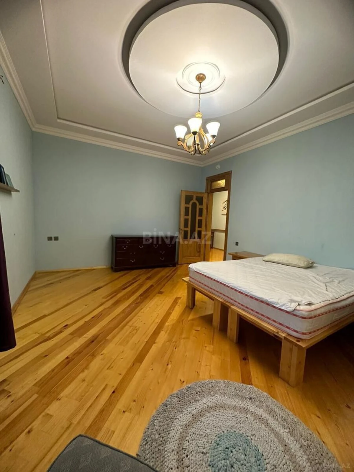 Satılır 6 otaqlı həyət evi 350 m²