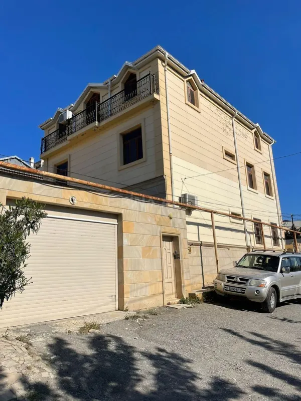 Satılır 6 otaqlı həyət evi 350 m²
