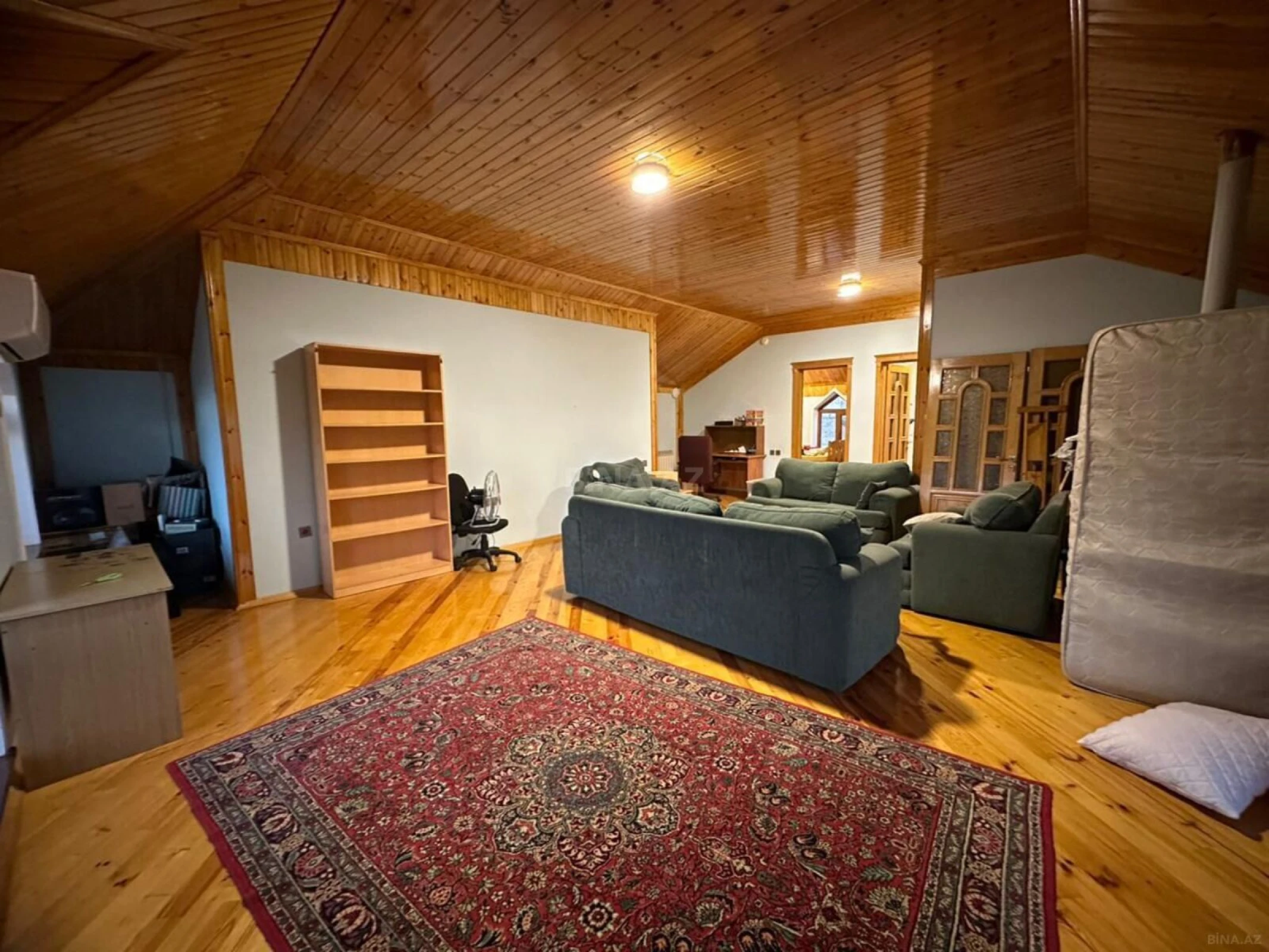 Satılır 6 otaqlı həyət evi 350 m²