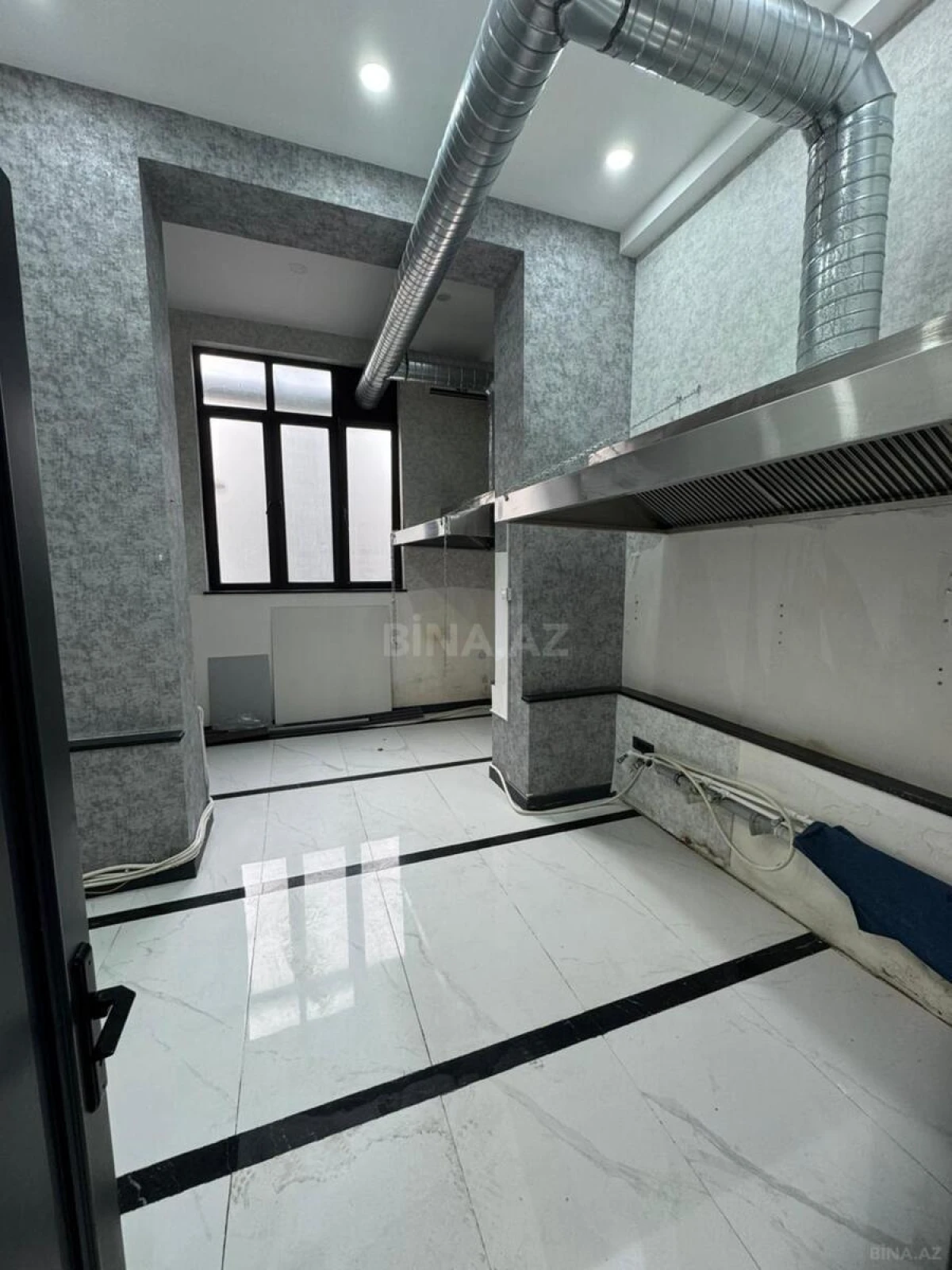 Kirayə verilir obyekt 140 m²