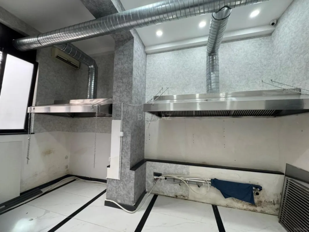 Kirayə verilir obyekt 140 m²