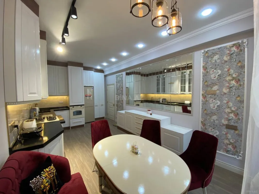 Satılır 3 otaqlı mənzil 115 m²
