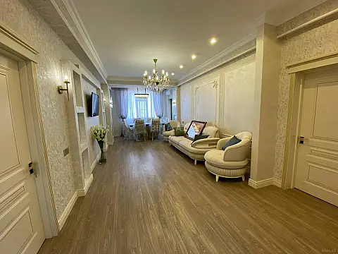 Satılır 3 otaqlı mənzil 115 m²