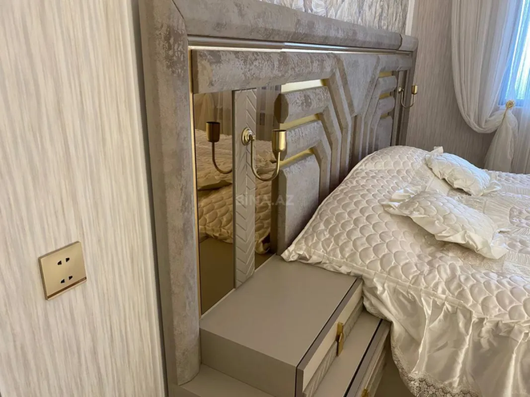 Satılır 3 otaqlı mənzil 115 m²