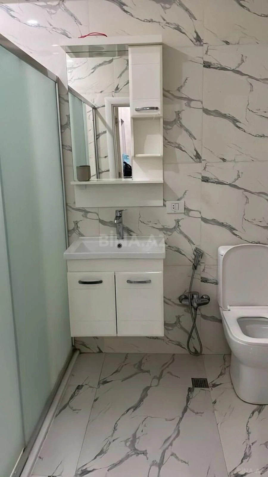 Kirayə verilir 2 otaqlı mənzil 55 m²