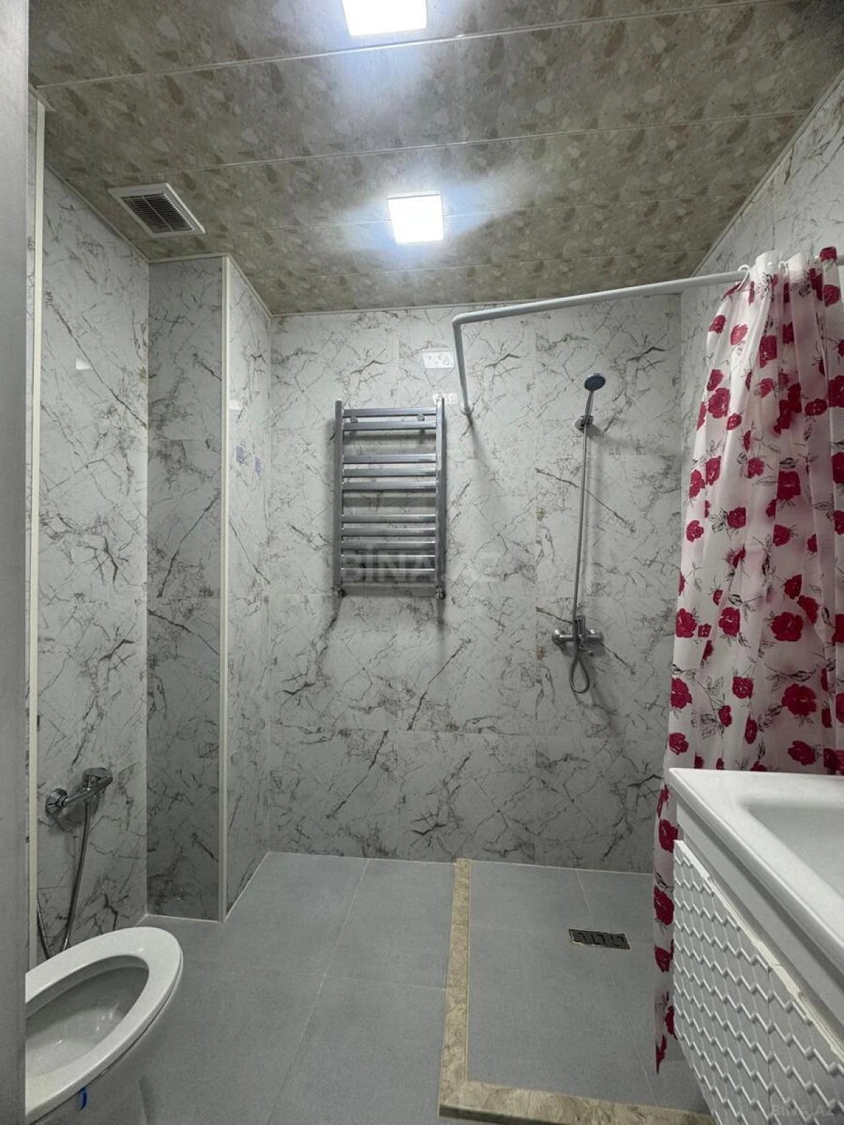 Kirayə verilir 2 otaqlı mənzil 50 m²