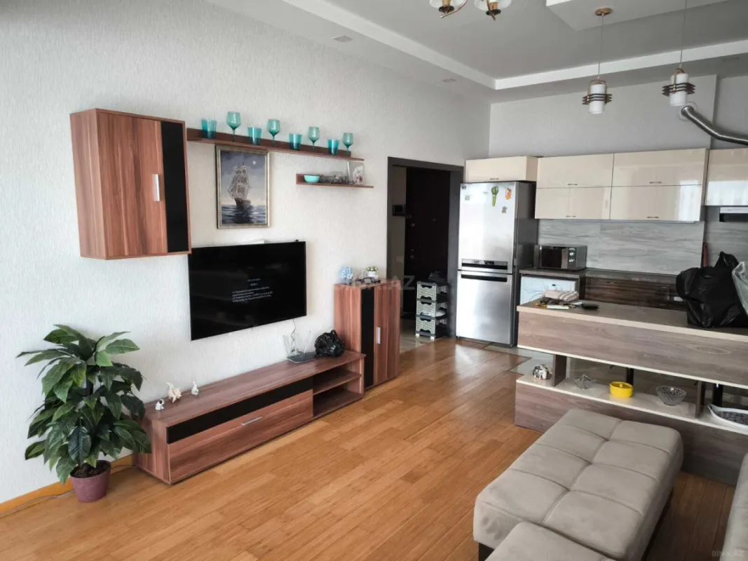 Kirayə verilir 2 otaqlı mənzil 75 m²