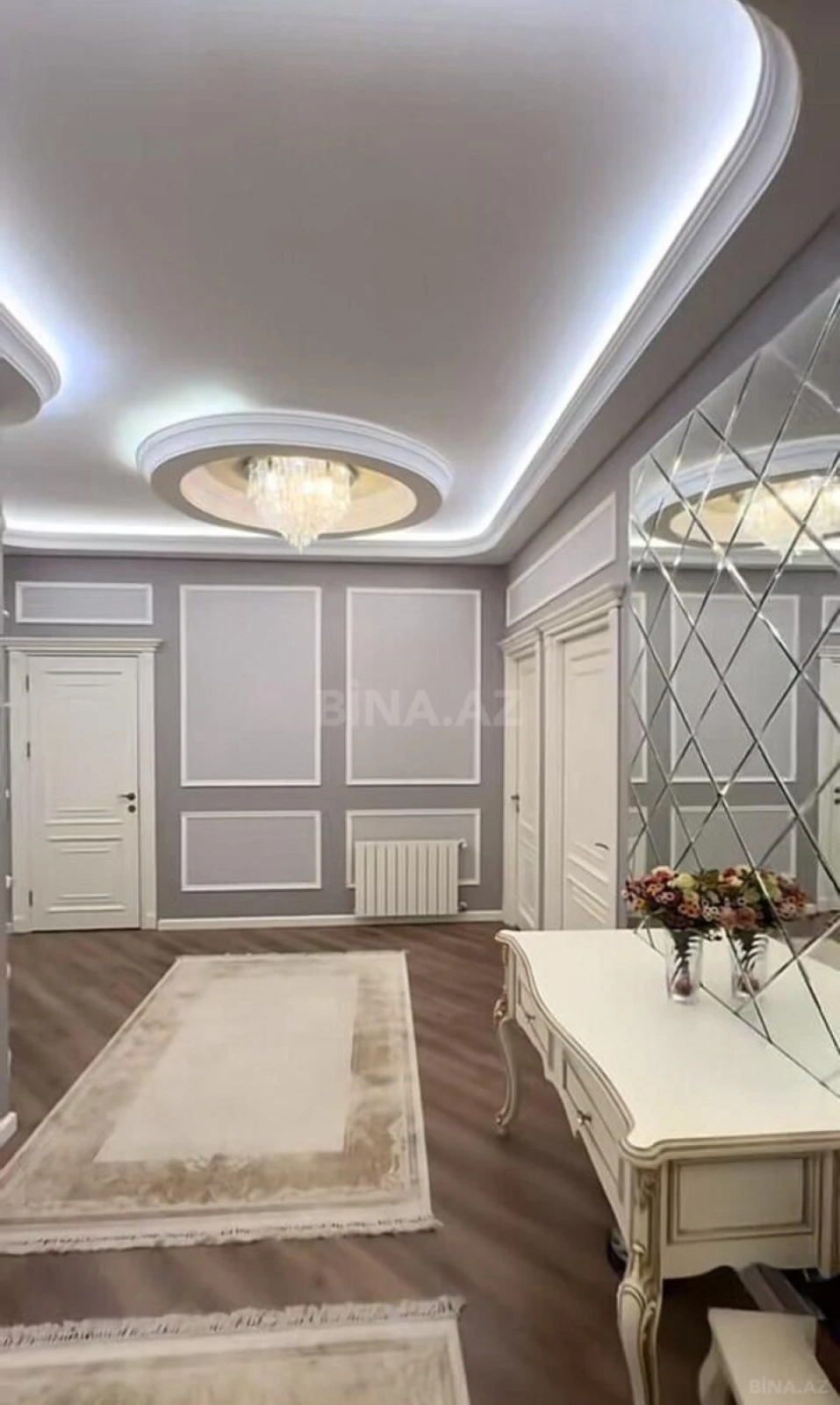 Satılır 4 otaqlı mənzil 185 m²