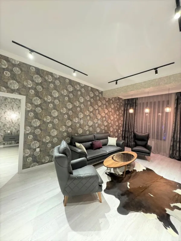 Kirayə verilir 2 otaqlı mənzil 80 m²