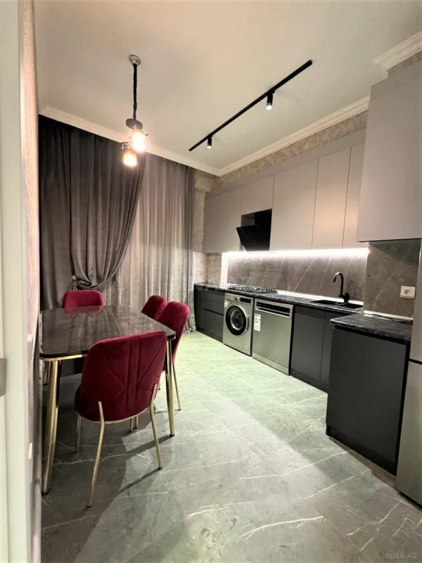 Kirayə verilir 2 otaqlı mənzil 80 m²