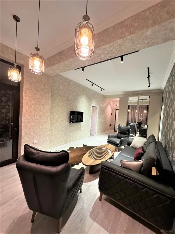 Kirayə verilir 2 otaqlı mənzil 80 m²