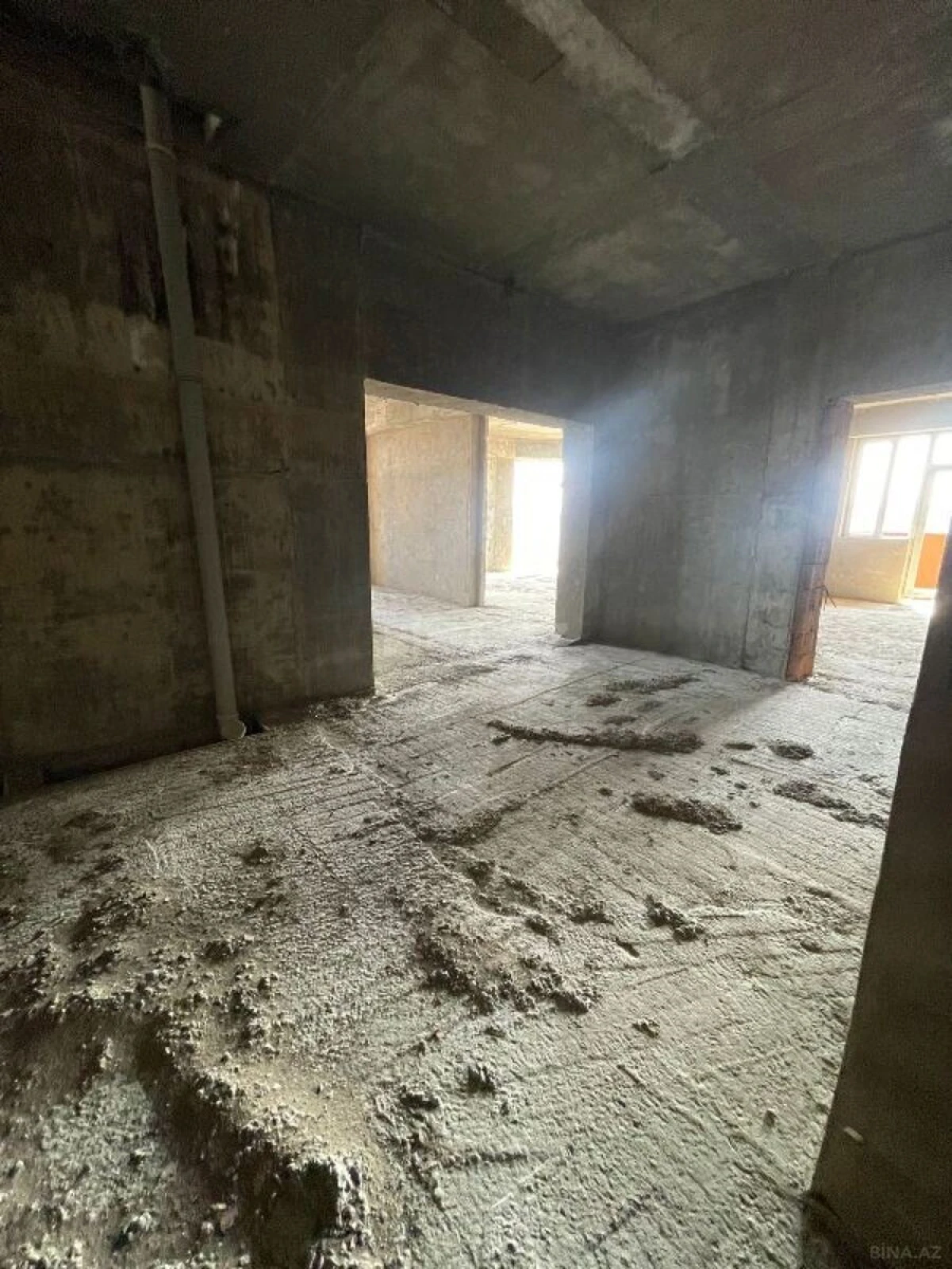 Satılır 4 otaqlı mənzil 231 m²