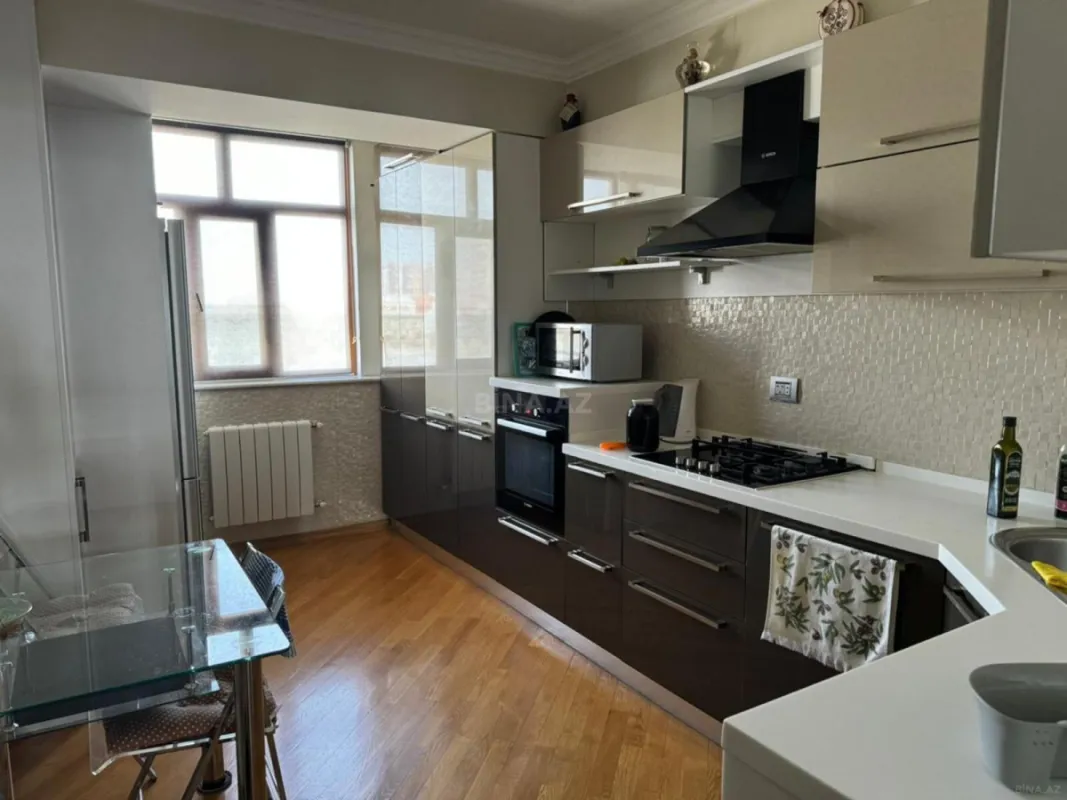 Kirayə verilir 3 otaqlı mənzil 140 m²