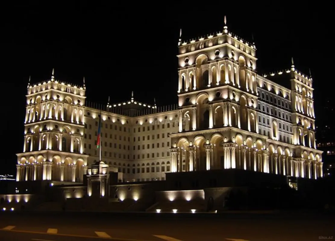 Kirayə verilir 3 otaqlı mənzil 140 m²