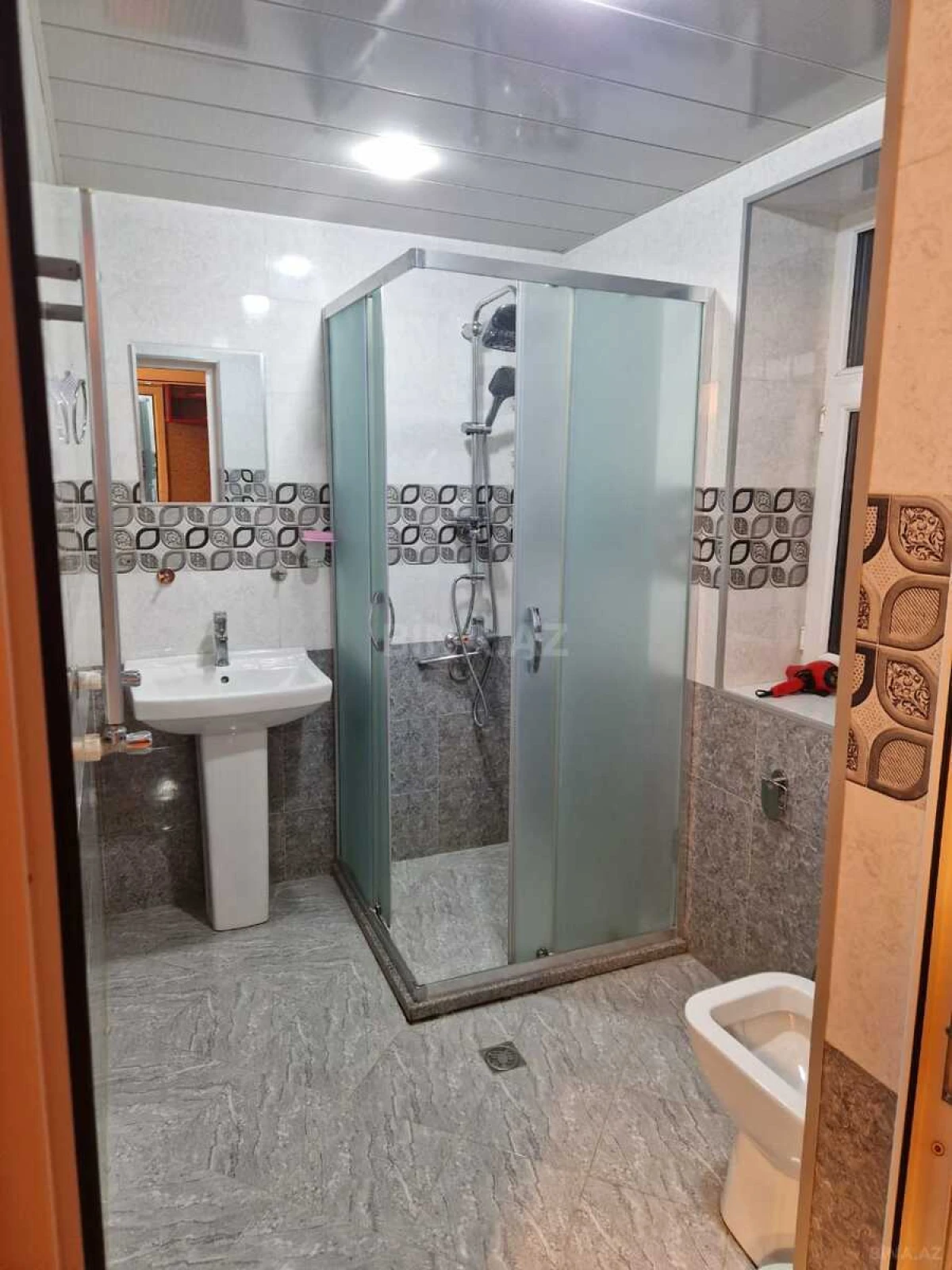 Kirayə verilir 5 otaqlı həyət evi 250 m²