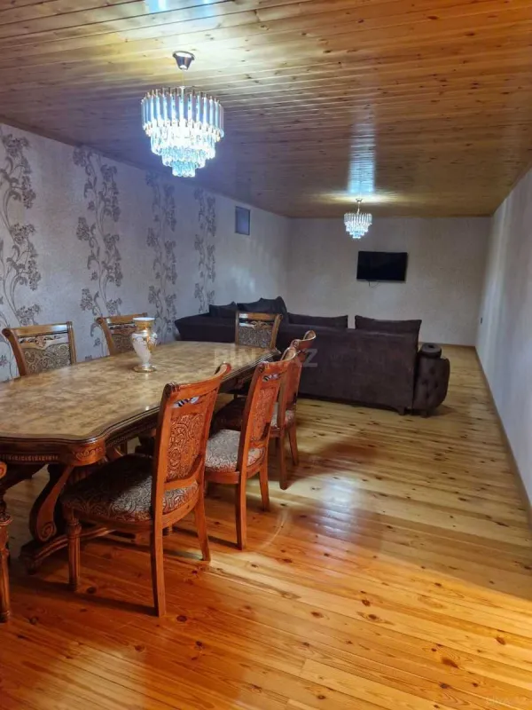 Kirayə verilir 5 otaqlı həyət evi 250 m²