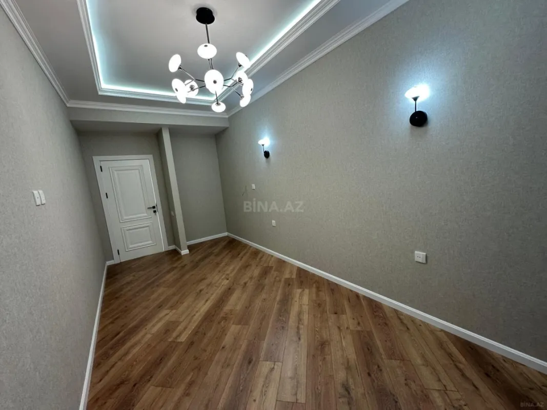 Satılır 4 otaqlı mənzil 137 m²