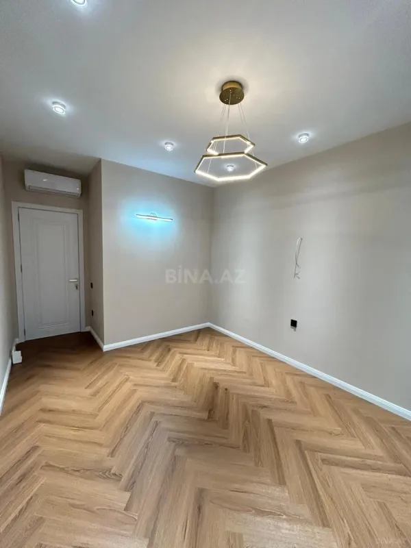 Satılır 3 otaqlı mənzil 110 m²