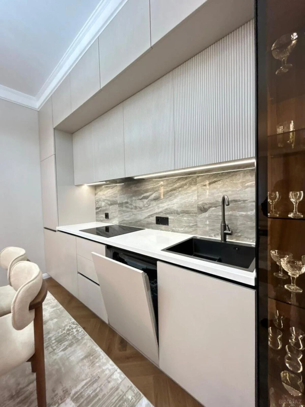 Satılır 3 otaqlı mənzil 110 m²