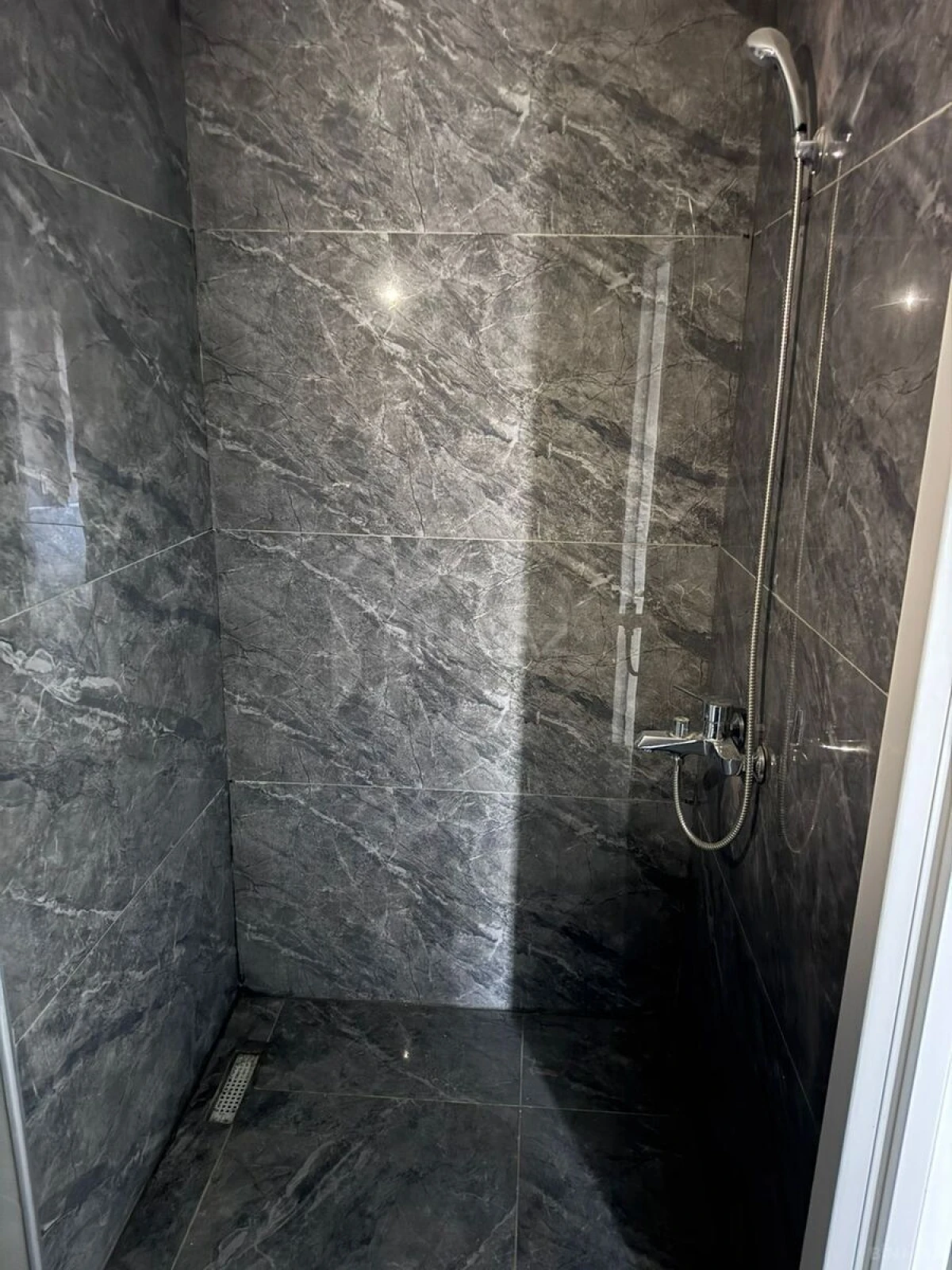 Satılır 3 otaqlı mənzil 105 m²