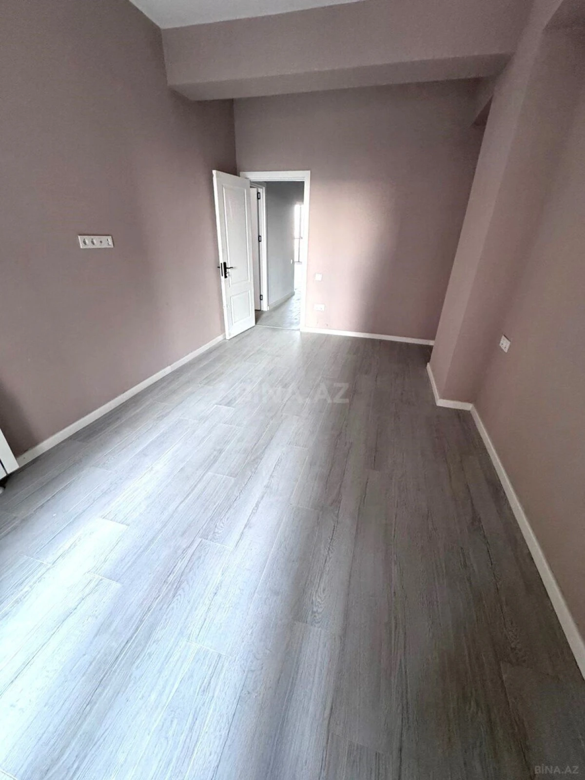 Satılır 3 otaqlı mənzil 105 m²