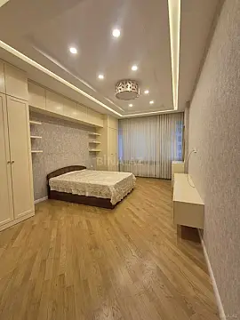 Kirayə verilir 2 otaqlı mənzil 110 m²