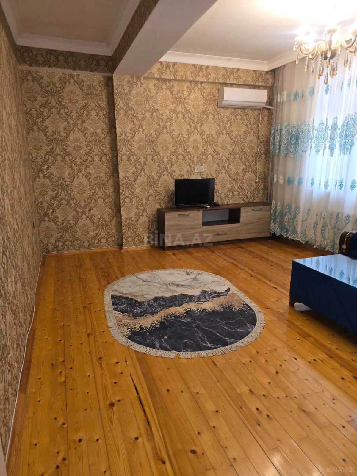 Kirayə verilir 2 otaqlı mənzil 176 m²
