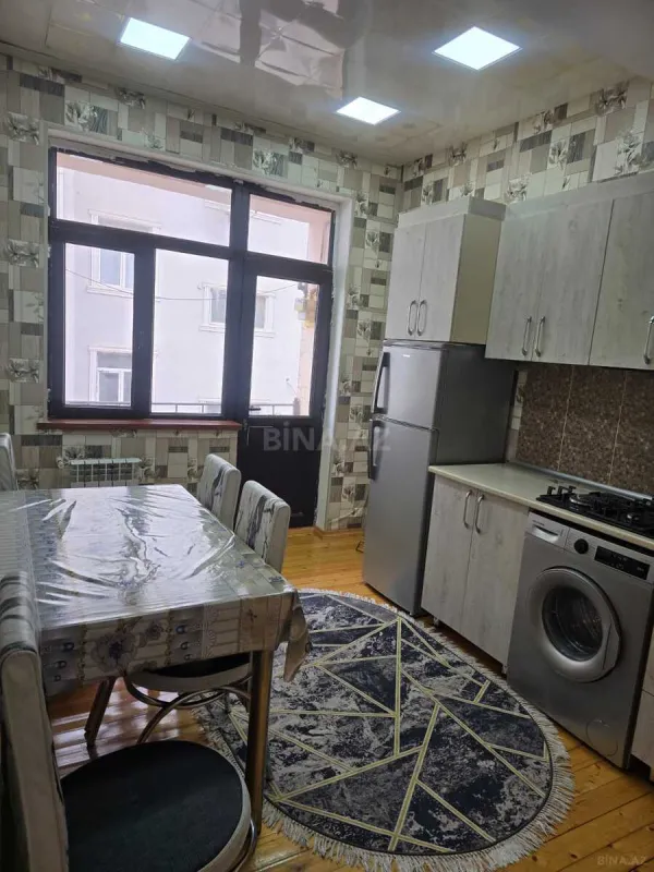 Kirayə verilir 2 otaqlı mənzil 176 m²