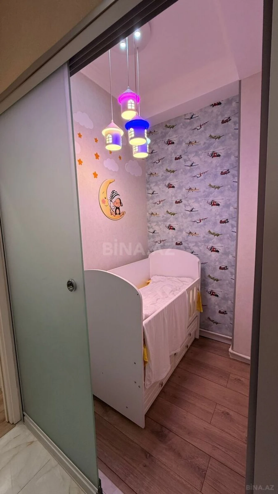 Satılır 2 otaqlı mənzil 77 m²
