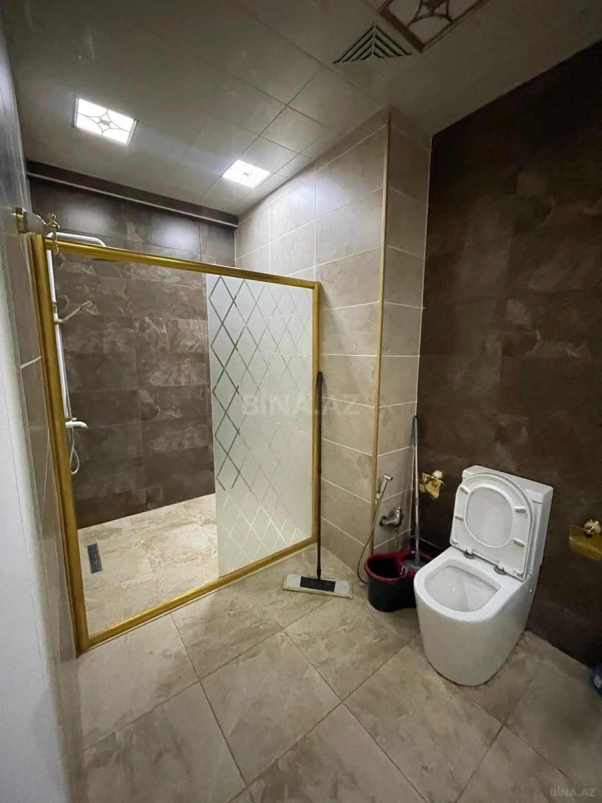 Kirayə verilir 2 otaqlı mənzil 104 m²