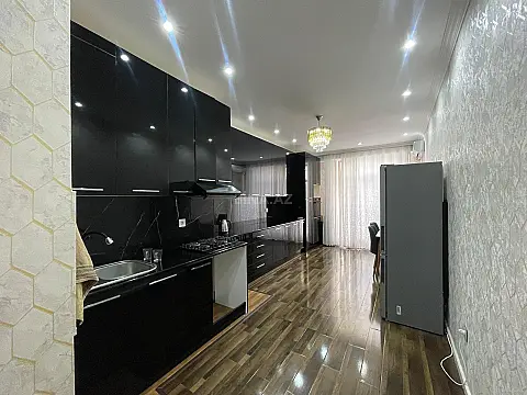 Kirayə verilir 2 otaqlı mənzil 104 m²