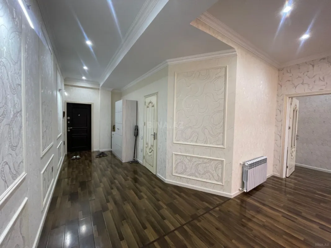Kirayə verilir 2 otaqlı mənzil 104 m²