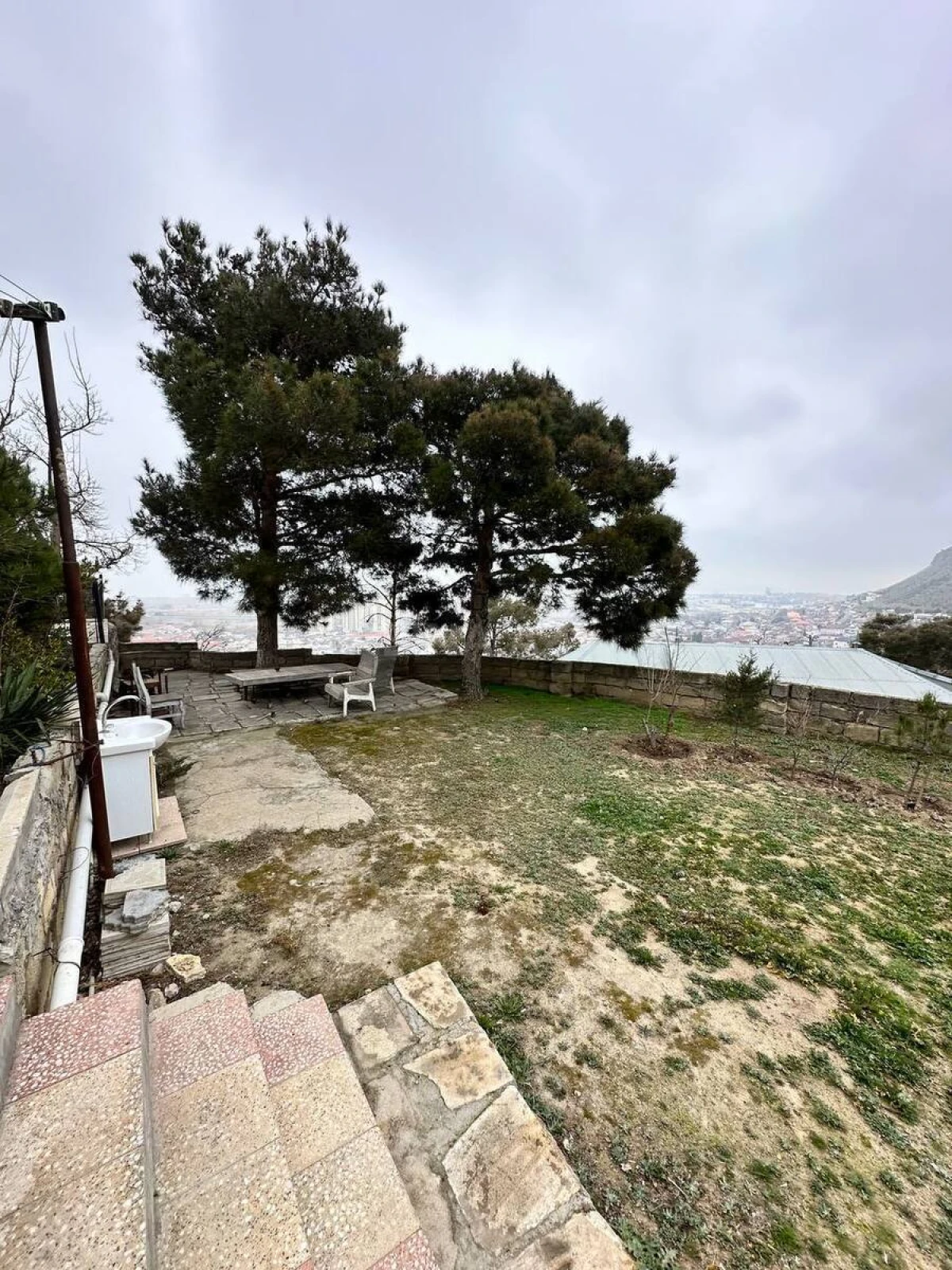 Satılır 4 otaqlı həyət evi 288 m²