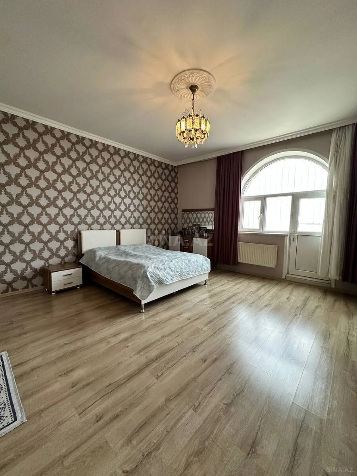 Satılır 4 otaqlı həyət evi 288 m²