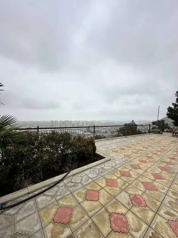 Satılır 4 otaqlı həyət evi 288 m²