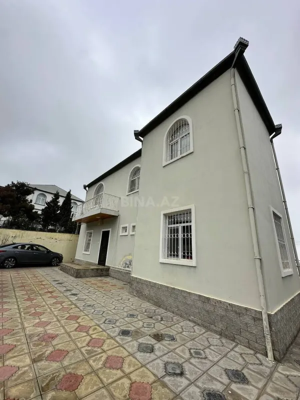 Satılır 4 otaqlı həyət evi 288 m²