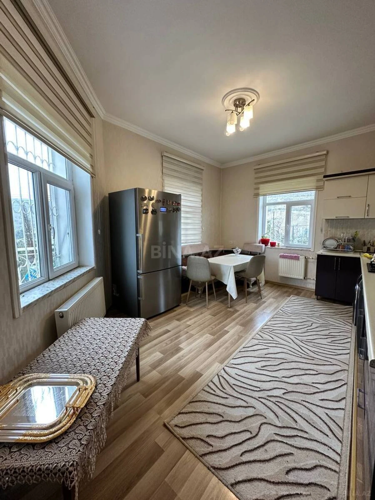 Satılır 4 otaqlı həyət evi 288 m²