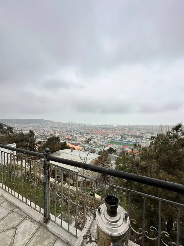 Satılır 4 otaqlı həyət evi 288 m²