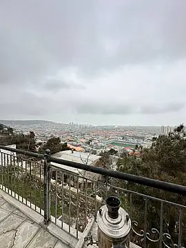 Satılır 4 otaqlı həyət evi 288 m²