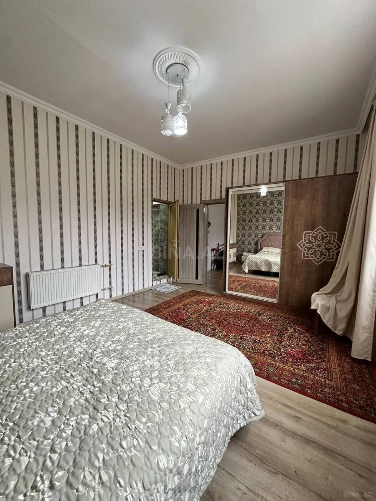 Satılır 4 otaqlı həyət evi 288 m²