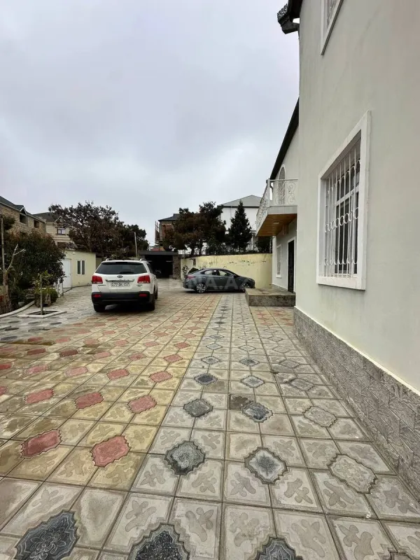 Satılır 4 otaqlı həyət evi 288 m²