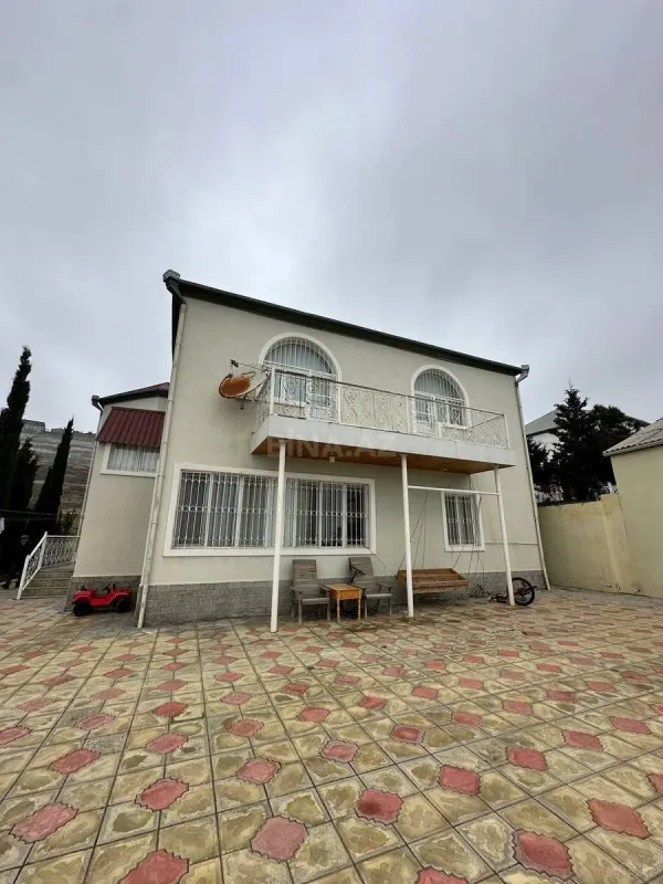 Satılır 4 otaqlı həyət evi 288 m²