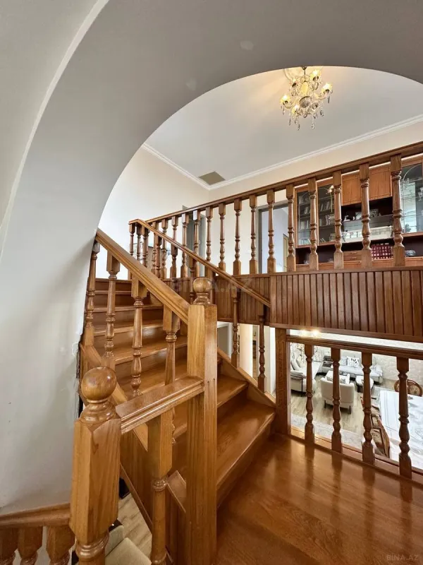 Satılır 4 otaqlı həyət evi 288 m²