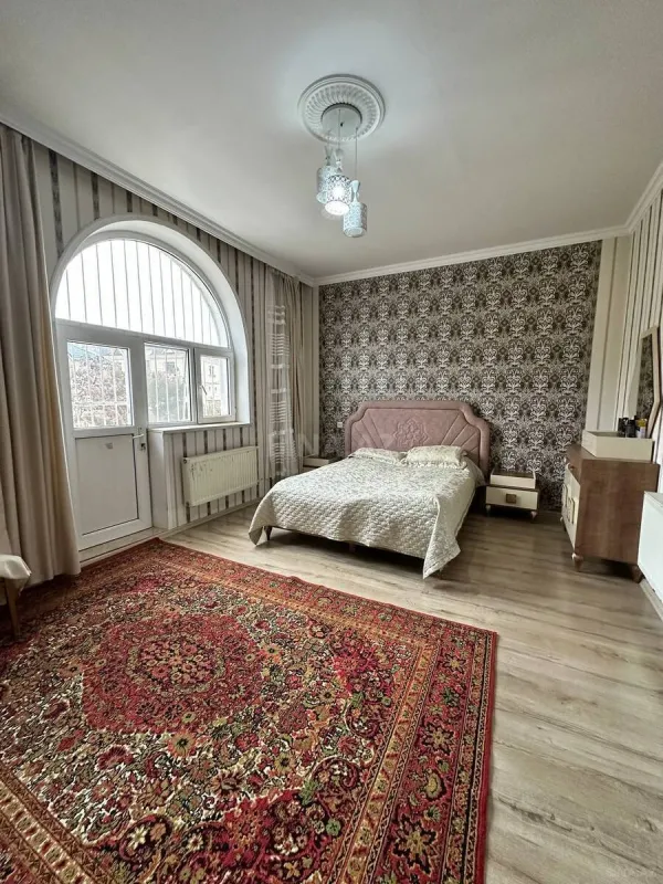 Satılır 4 otaqlı həyət evi 288 m²