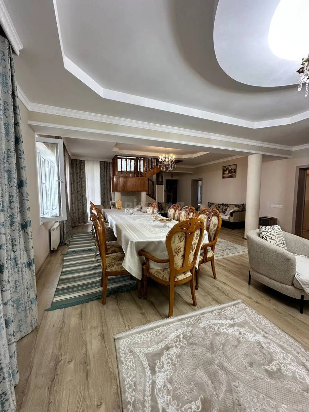 Satılır 4 otaqlı həyət evi 288 m²