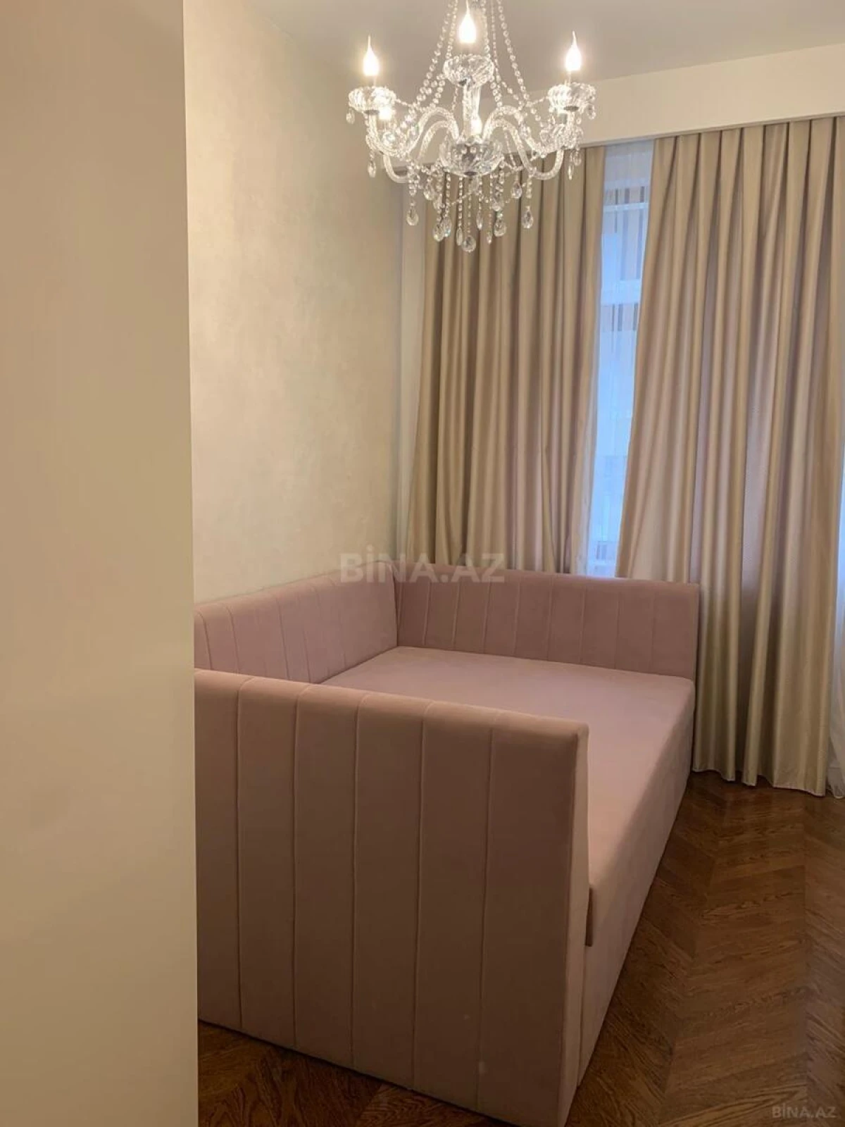 Satılır 3 otaqlı mənzil 112 m²