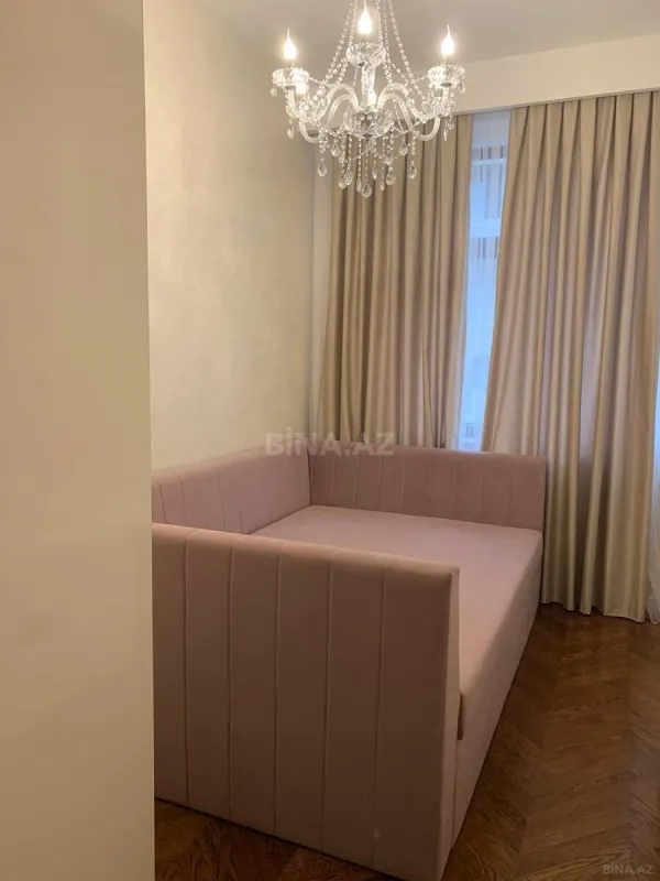 Satılır 3 otaqlı mənzil 112 m²