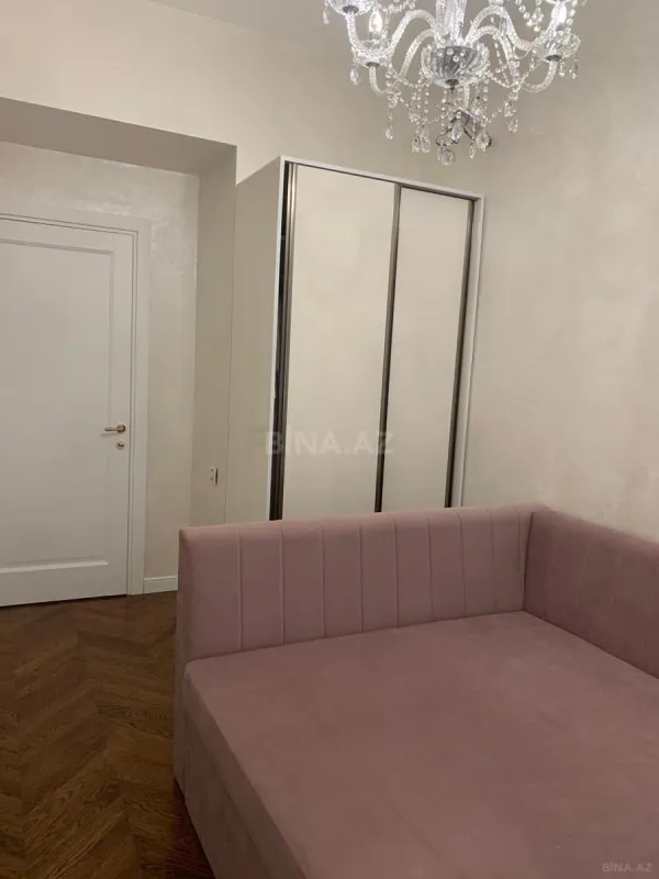 Satılır 3 otaqlı mənzil 112 m²